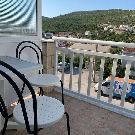 Ivana Guest house 3*